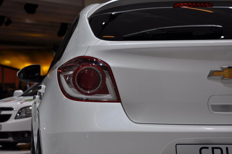  Chevrolet Cruze Hatchback Concept 2010 года  (фото 8 из 18)